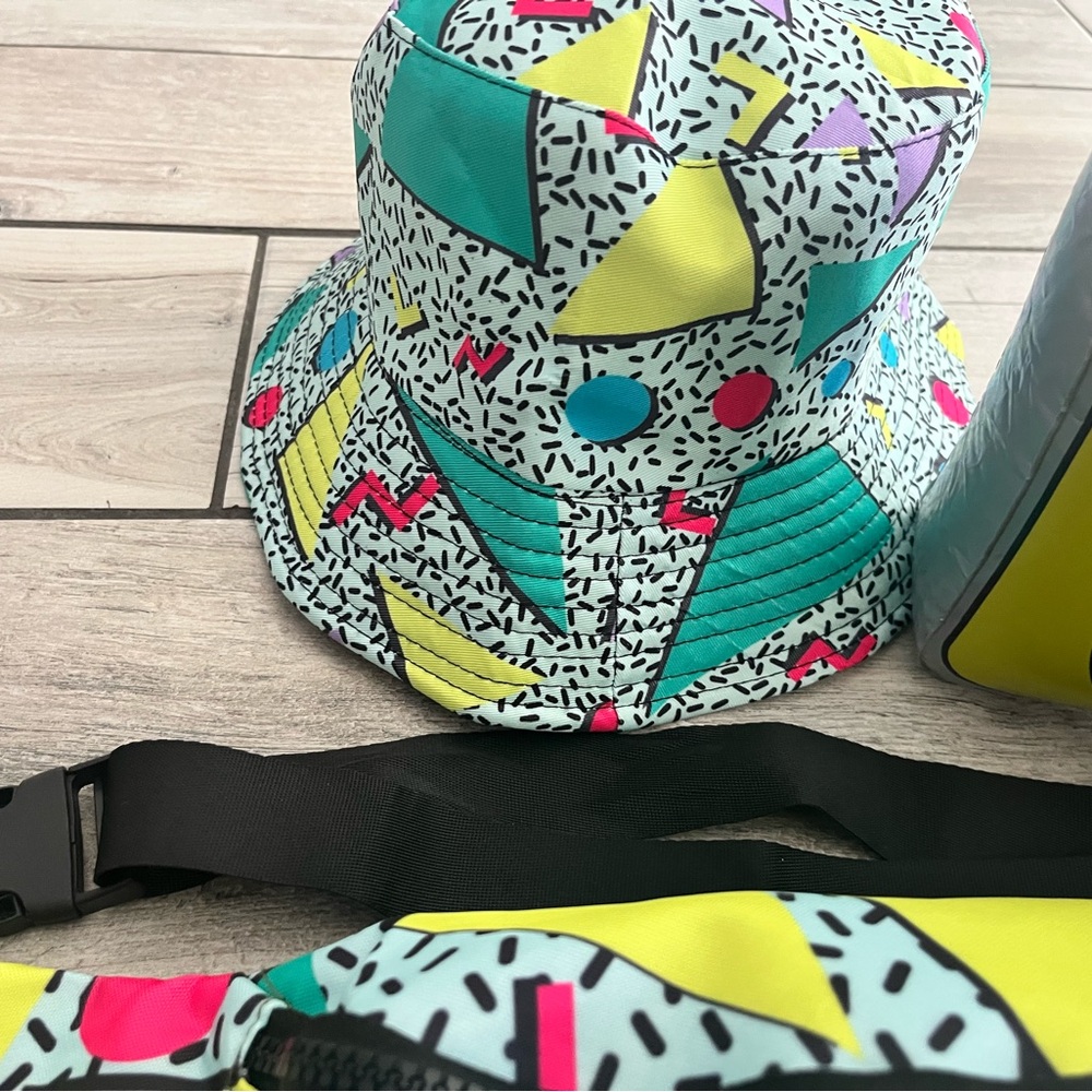 Colorful 90s Accessory Set - Picture 8 of 13